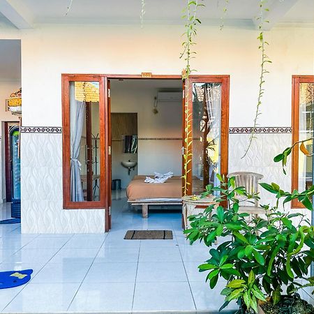 Sanata Yoga Guesthouse Canggu Eksteriør billede