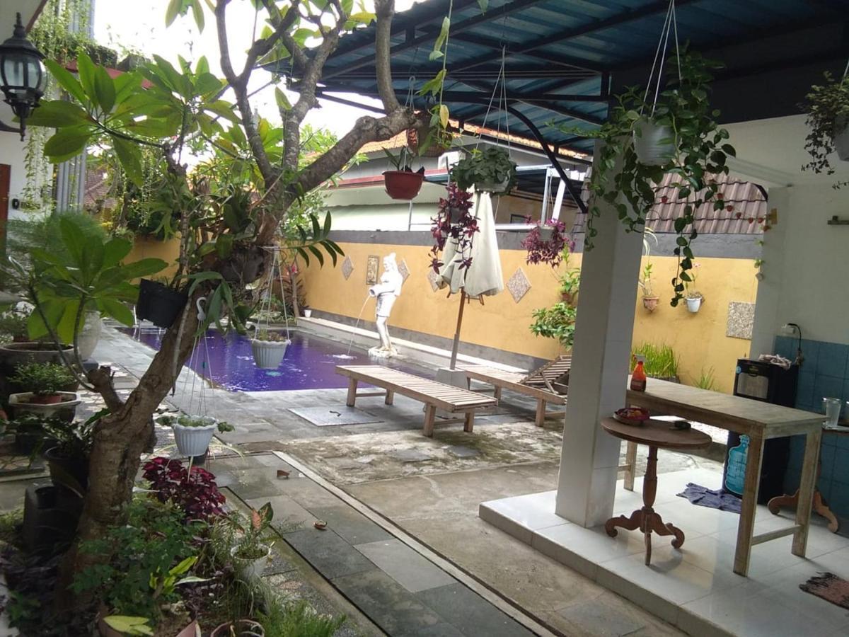 Sanata Yoga Guesthouse Canggu Eksteriør billede