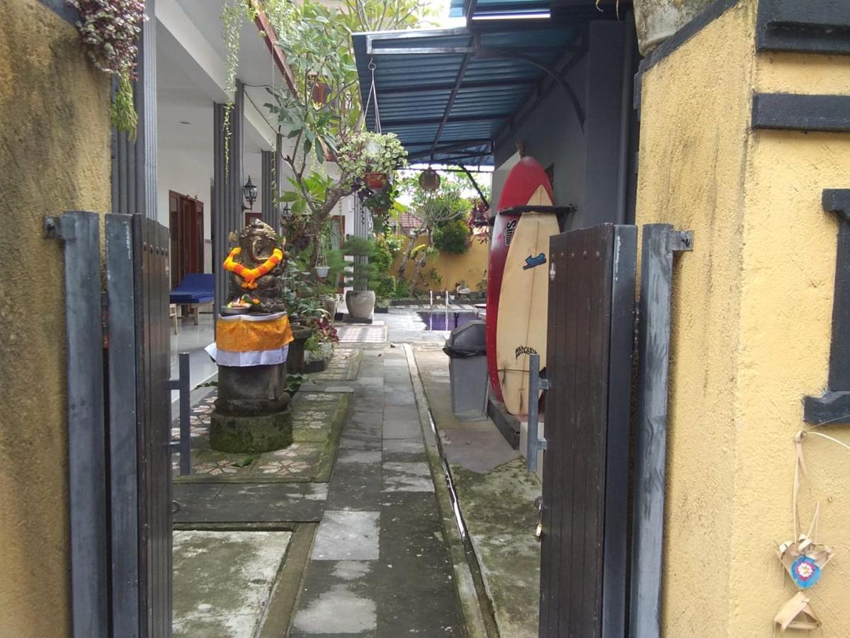 Sanata Yoga Guesthouse Canggu Eksteriør billede