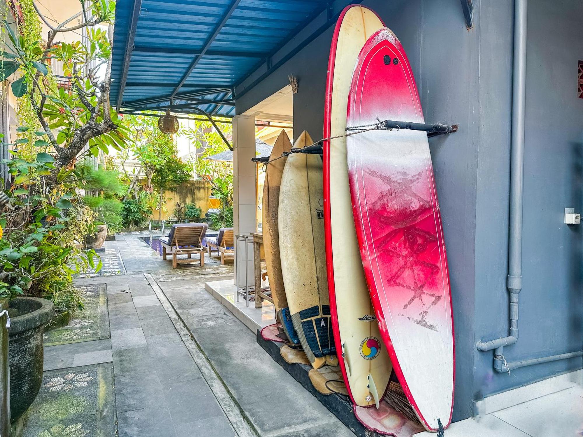 Sanata Yoga Guesthouse Canggu Eksteriør billede