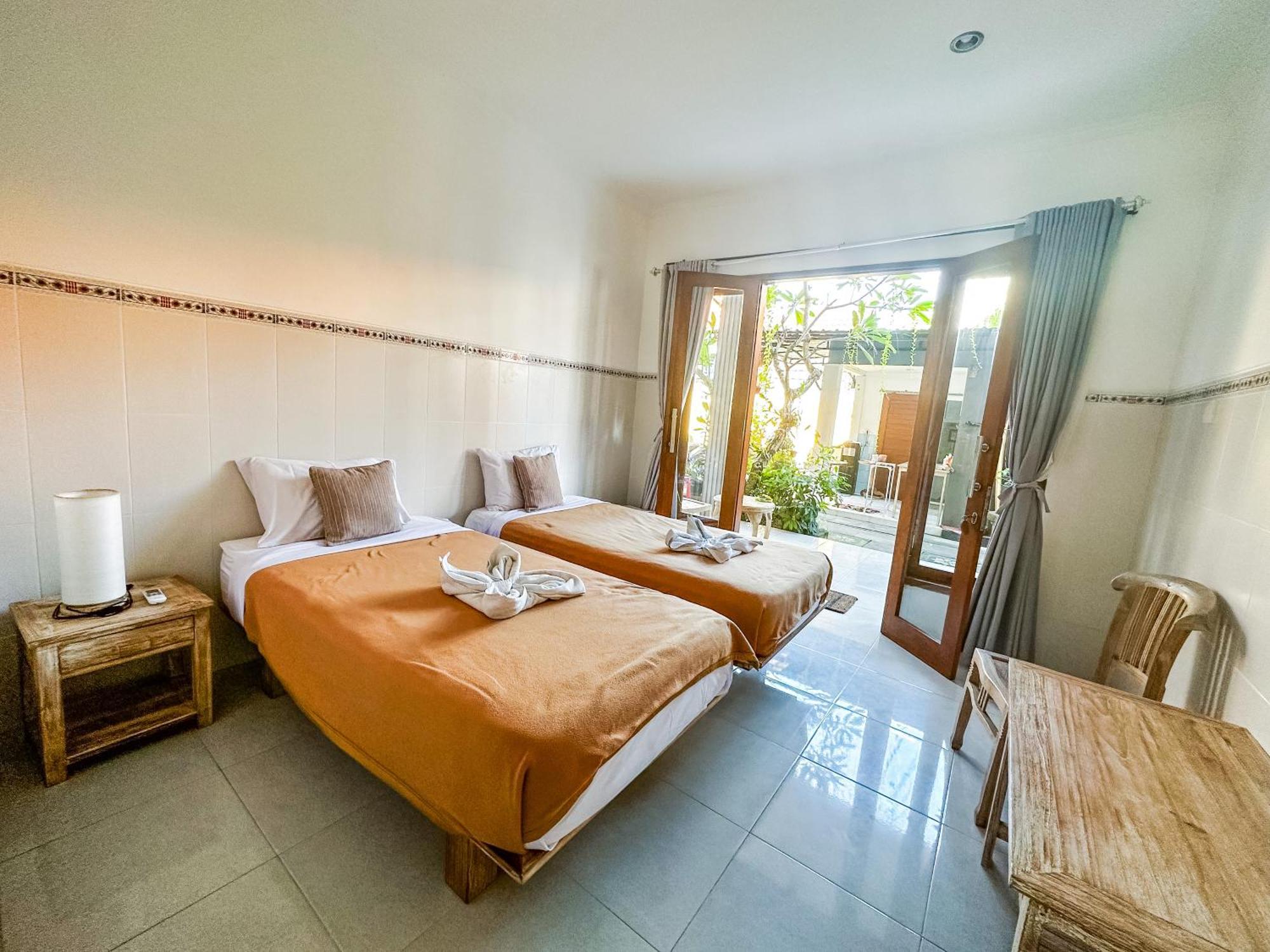 Sanata Yoga Guesthouse Canggu Eksteriør billede