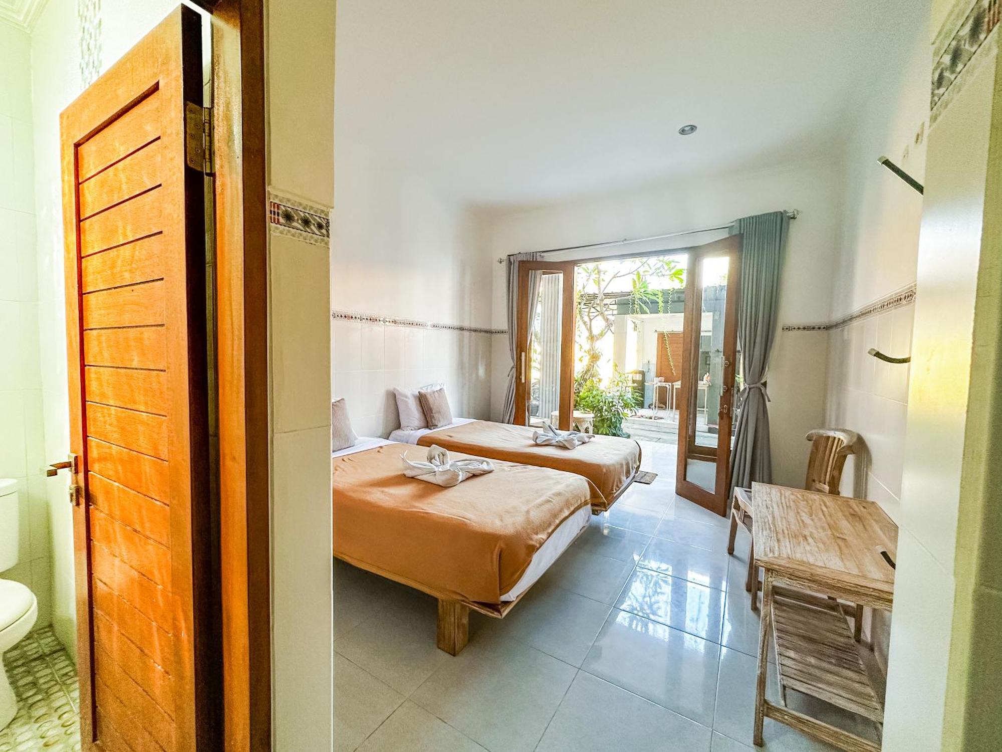 Sanata Yoga Guesthouse Canggu Eksteriør billede