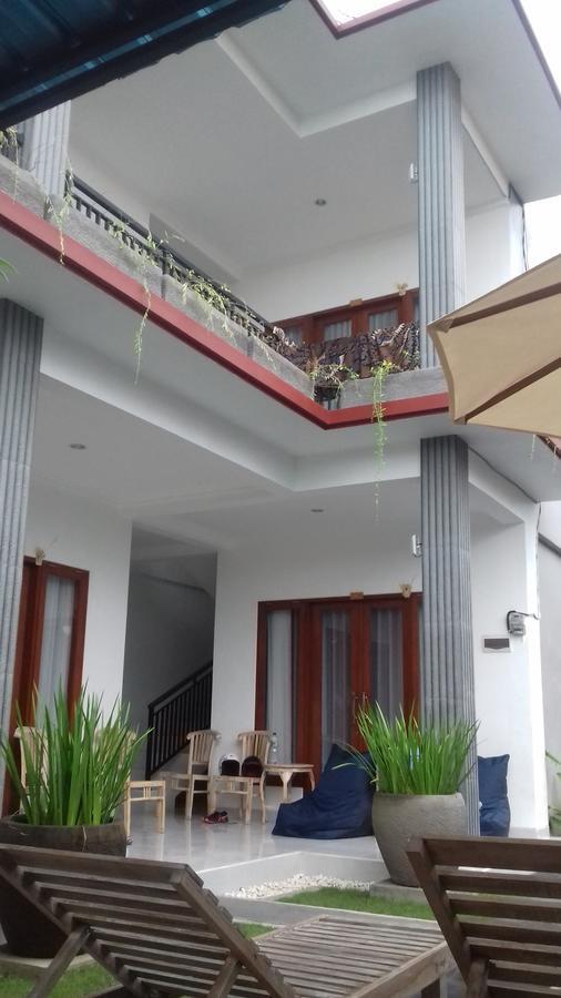 Sanata Yoga Guesthouse Canggu Eksteriør billede